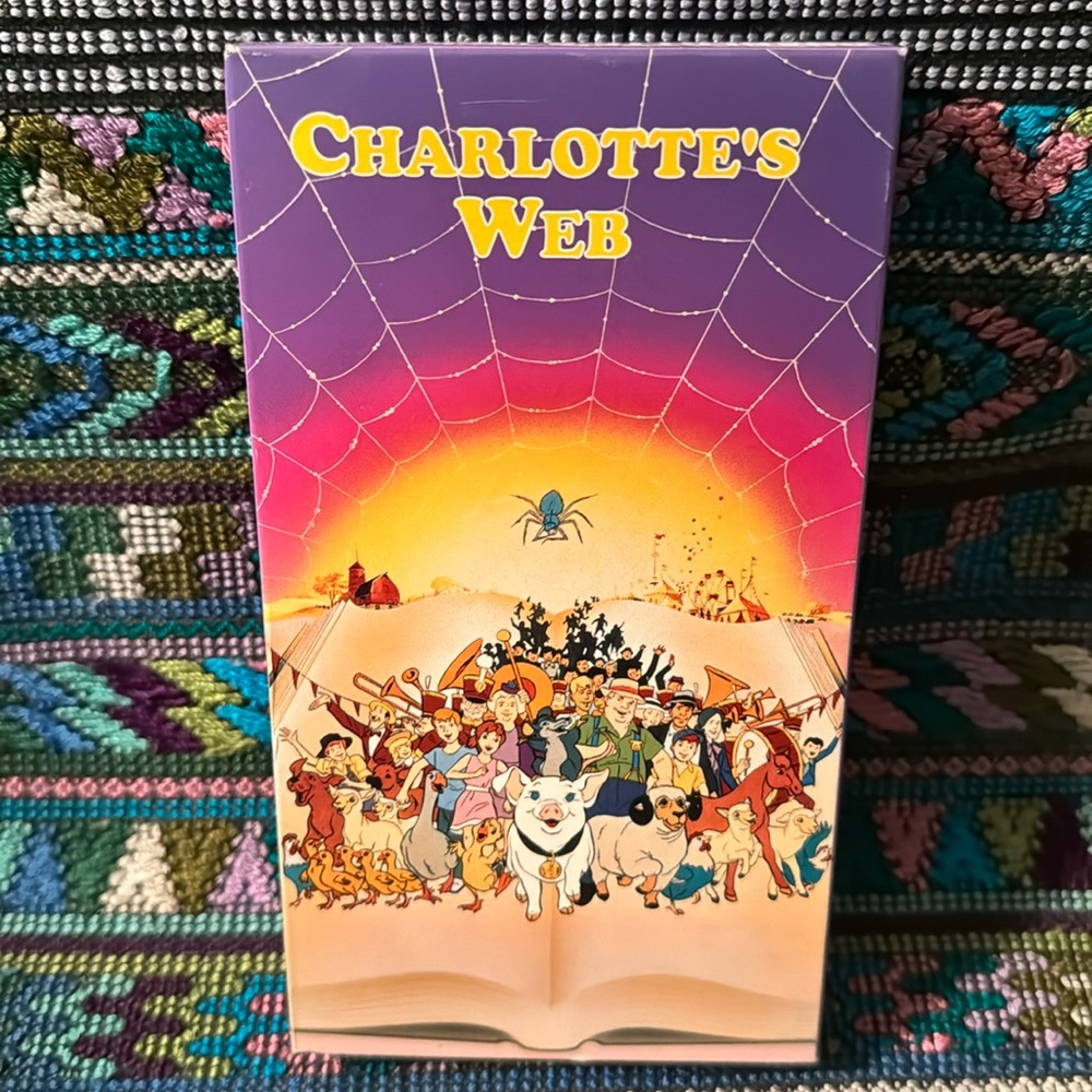 Charlotte’s Web 📼 VHS used in excellent condition. Classic cartoon movie 🍿 👀